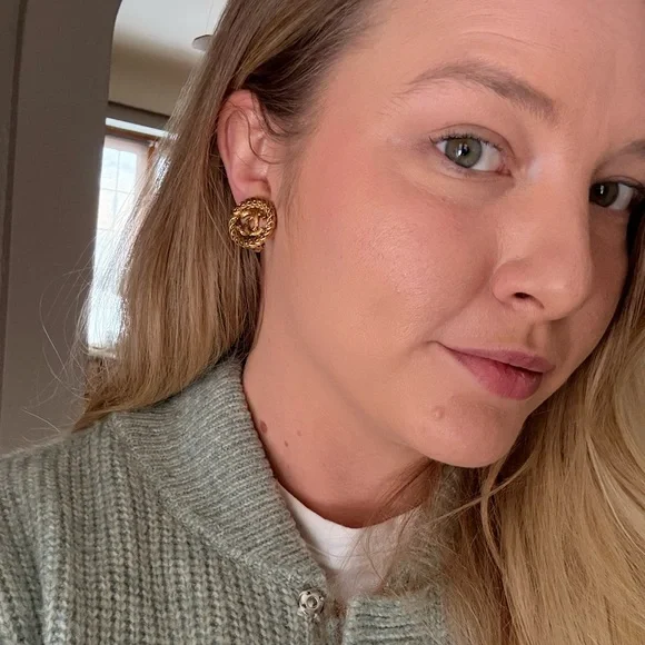 Chanel Gold Interlocking Clip Earrings - Picture 7 of 7